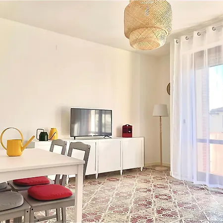 Landi 13 - Attico 2 Camere, Balcone, Parcheggio, Ascensore Apartamento *